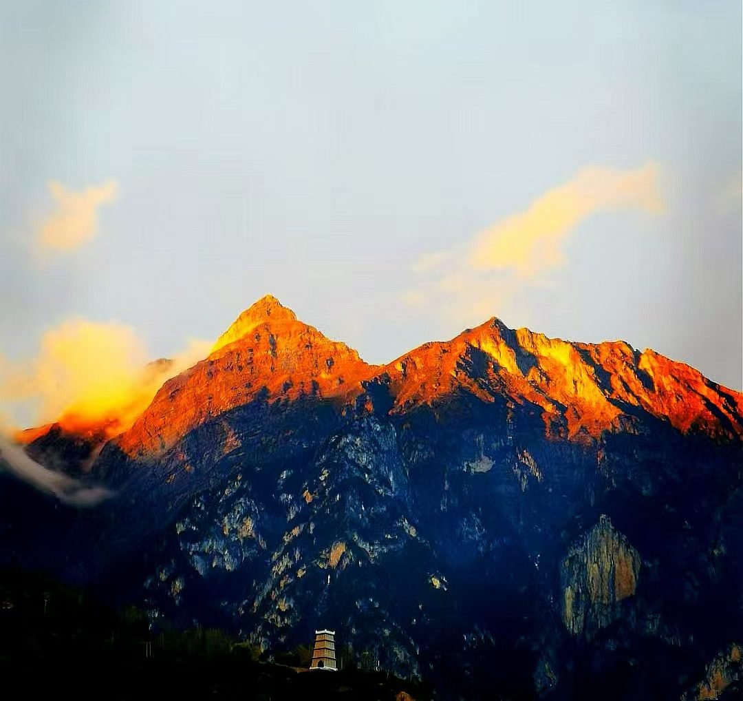 藏区四大神山之墨尔多山